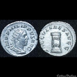 Antoninien Philippe 1er l'Arabe SAECVLARES AVGG/ COS/ III