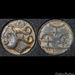Durocasses - Aux croisettes, coiffure aux globules