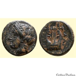 Carie - Halicarnasse  (BC 400-380) AE 10 Apollo à la Lyre