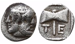 TROAS. "TENEDOS" . Obole ou Tritémorion (450 - 387 - 334 av. jc) Janus et Labrys