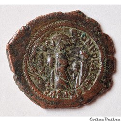 HERACLIUS et CONSTANTIN (636 - 637) Follis Constantinople - Surfrappée sur un Follis de Phocas
