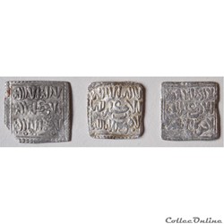 2 Millarès (imitations chrétiennes de dirham Almohade) et 1 Dirhams Almohades (Ispano-Islamique)