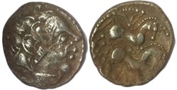 PICTONS / BITURIGES / CARNUTES - CENTRE-OUEST, Incertaines Drachme aux deux chevaux, tête moustachue