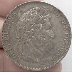 5 francs tête laurée Louis-Philippe I I plus éloigné 1845 W Lille