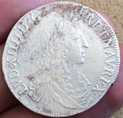 Demi écu au buste juvénile 1e poinçon Louis XIV 1662 L Bayonne