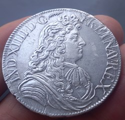 Écu à la cravate courte Louis XIV 1682 A Paris