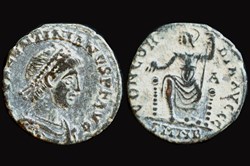 RCV 20299 Valentinian II. AE3 Nummus, Nicomedia 379-83 AD