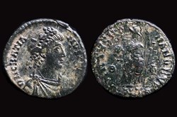 RCV 20137 Gratian. A.D. 367-383. AE3 Nummus