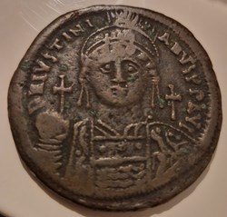 Empire byzantin : Follis - Justinien Ier Constantinople, buste de face, revers daté 538-564