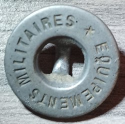 Bouton "équipement militaire"