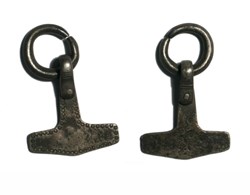 Thor's hammer pendant