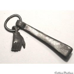 Goths - Pincers with hand amulet