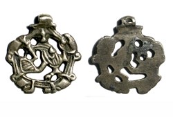 Gripping beast pendant