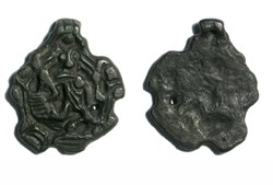 Gripping beast pendant