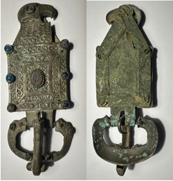Gothic eagle-headed buckle