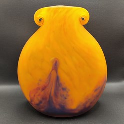 Verre marmoréen - Le Verre Français vase à panse applatie orange et violet