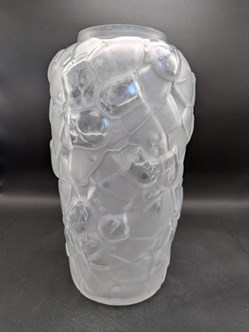 Verre moulé pressé - Vase André Hunebelle Campanules