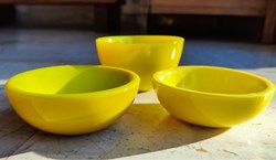 Verre - Coupelles Orrefors Série de 3 verre jaune tinté dans la masse