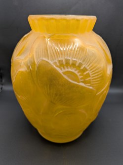 Verre moulé pressé - Vase Pierre d'Avesn coquelicots