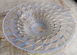 Verre opalescent - Coupe grande à décor géométrique