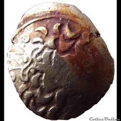 Série 21 DT 143-Statère d’or au cheval retourné, série B, variété avec croix