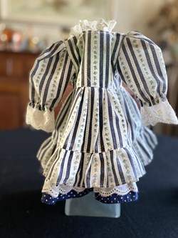 robe poupée de collection à rayures