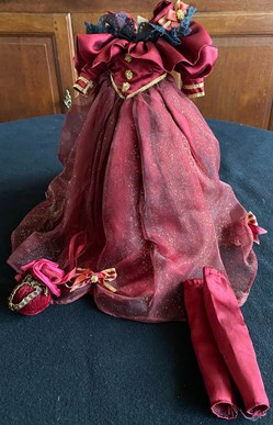 Robe Bordeaux poupée de collection