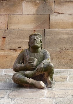 Saints-Pierre-et-Paul : extérieur 5/6 : les décors sculptés