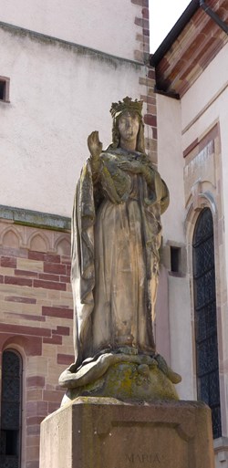 Eglise Saint-Etienne - Extérieur (4/4) - La place Saint-Etienne