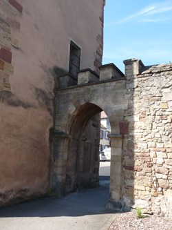 Enceinte extérieure (2/6) : les remparts côté Est