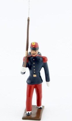 Fantassin de l'infanterie de ligne en tunique, pantalon garance au pas (1875-1886)