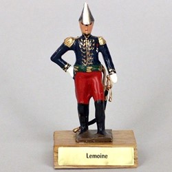 Général Lemoine sur socle en bois