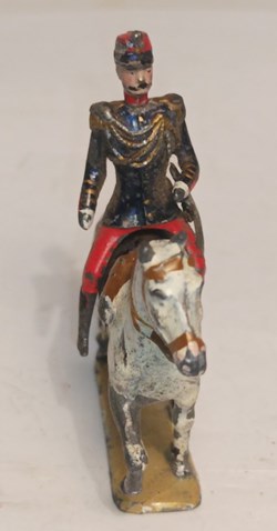 Aide de camps avec képi