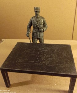 Marie-Emile Fayolle et la table de réunion