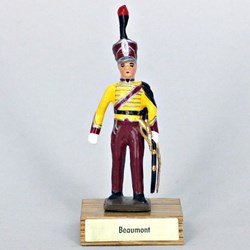 Général Beaumont sur socle bois