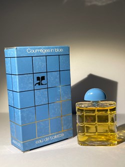 Courrèges in blue