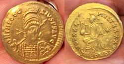 Solidus Théodose II Faux moderne