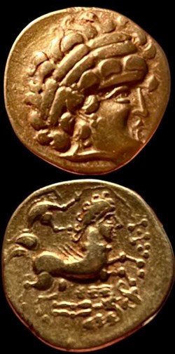 Statère d'or au personnage aux deux ailes