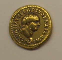 Aureus Titus - Monnaie volée