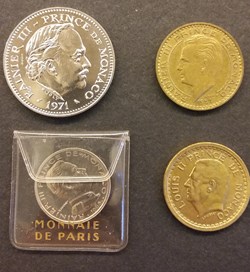 Plusieurs pièces de Monaco dont deux Essais