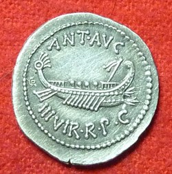 Denier de la Cohorte Spéculatorum sous Marc-Antoine ( REPRO - COPIE )