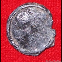 Carnutes - Potin à l'aigle de face