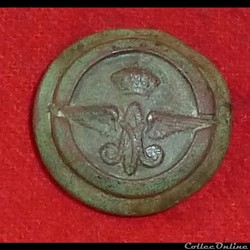 A id - Bouton militaire ? -