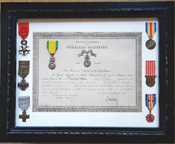 Diplôme de la Médaille Militaire et médailles d'un lieutenant de réserve.