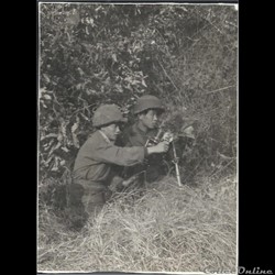 2 soldats  ROK     sud Coréen du Bataillon Français