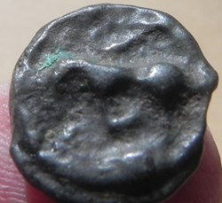 potin Turons à la tête diabolique. monnaie d'inspiration lunaire
