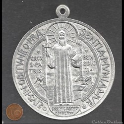 La médaille du jubilé 1400 ans de Saint Benoît.copie chinoise
