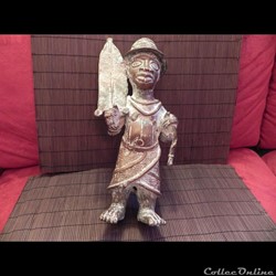 statue du bronze d'un roi du BENIN