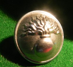 bouton militaire à la grenade gendarmerie?
