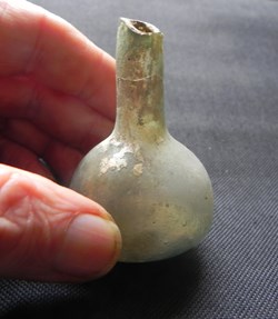 Romain - Petit vase à onguent en verre irisé - IIème-IVème siècle